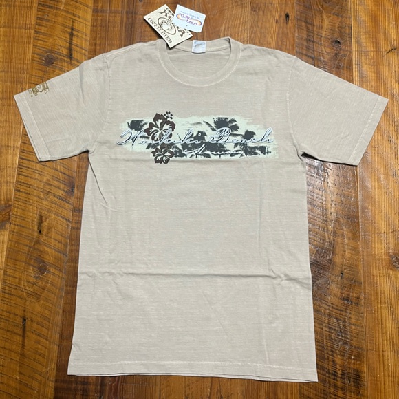 Crazy Shirts Other - NWT Crazy Shirts Waikiki Beach Graphic Tee, Size Small